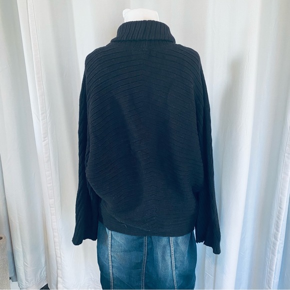 Moth brand turtleneck Black Chevron Sweater - Size: S. - Picture 3 of 10